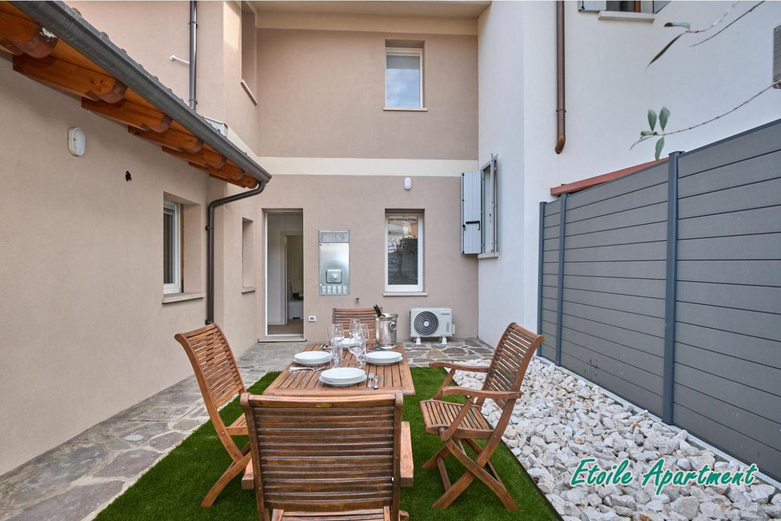 Casa Monique Apartments Desenzano del Garda Zewnętrze zdjęcie